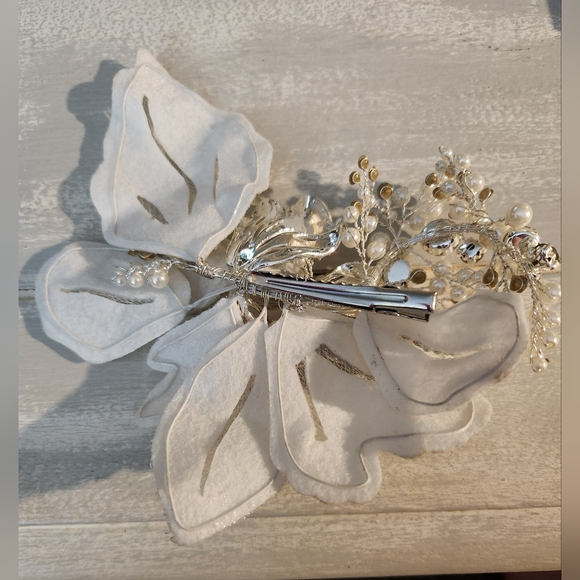 David's Bridal Headpiece Collection - Picture 2 of 4